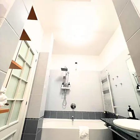Park Free Gran Madre Elegante Loft Moderno Con Garage Turin